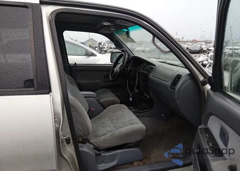 2000 Toyota 4Runner Sr5 V6 z USA, uszkodzony, nr VIN JT3GN86R8Y0173530